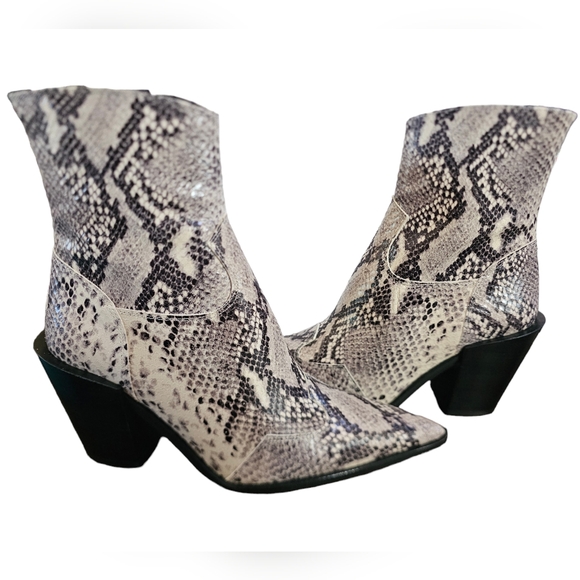 TopShop Snakeskin High Ankle Boots In Light Grey Size 40/9.5 US, MSRP $170 NIB - Picture 4 of 9
